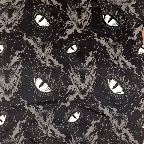 Disney Villains   Heidi Klum eyes blacks sweatshirt - Picture 2 of 8